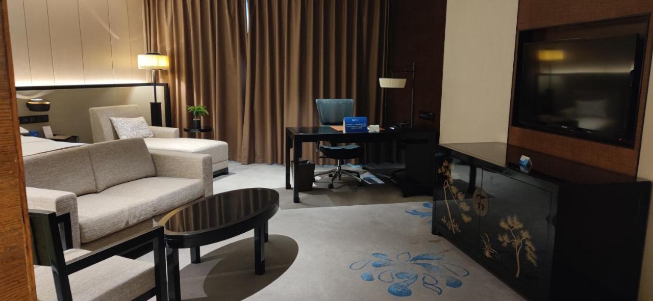 Chongqing Ronghui Grand Hotel Экстерьер фото