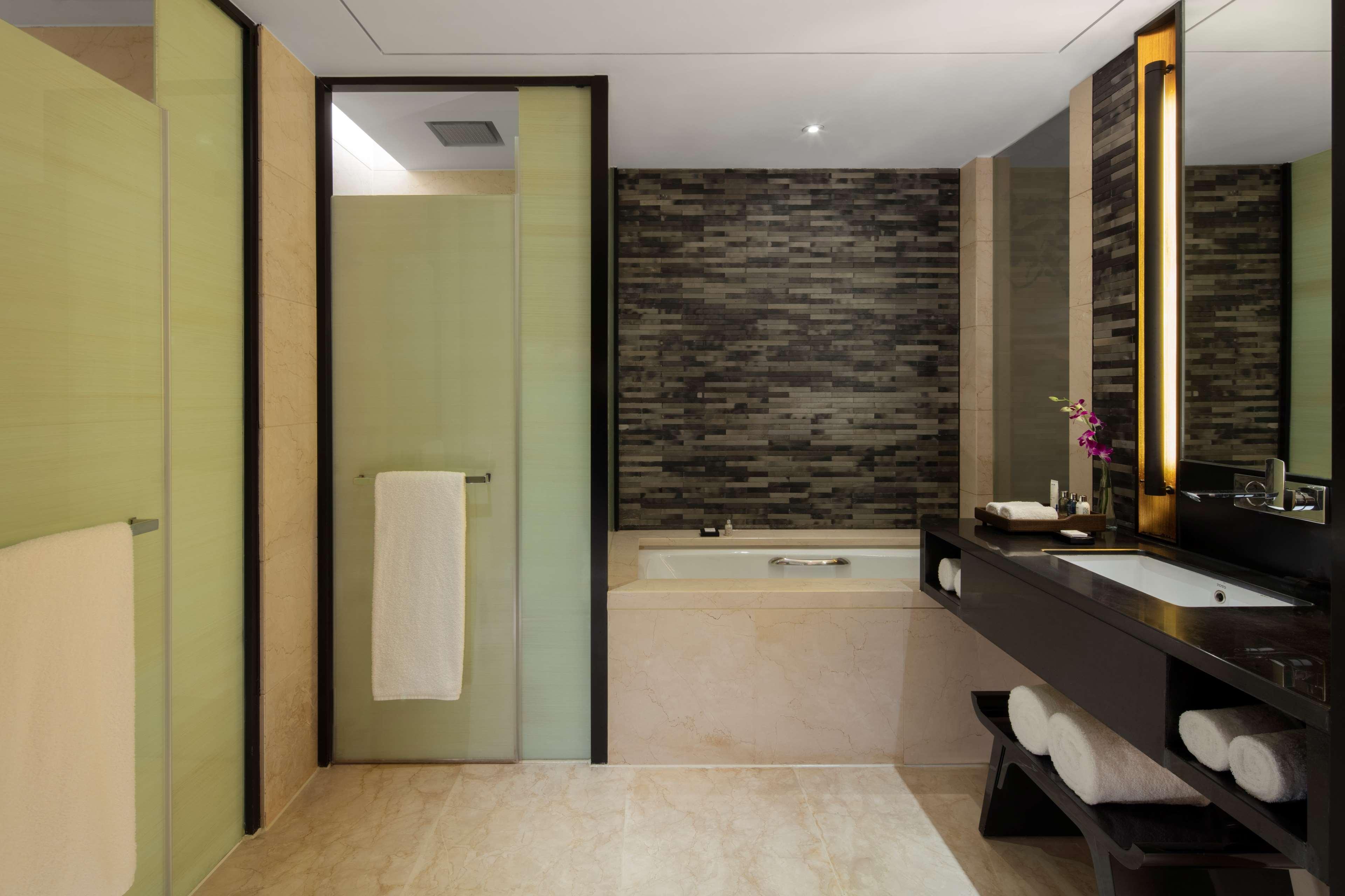 Chongqing Ronghui Grand Hotel Экстерьер фото